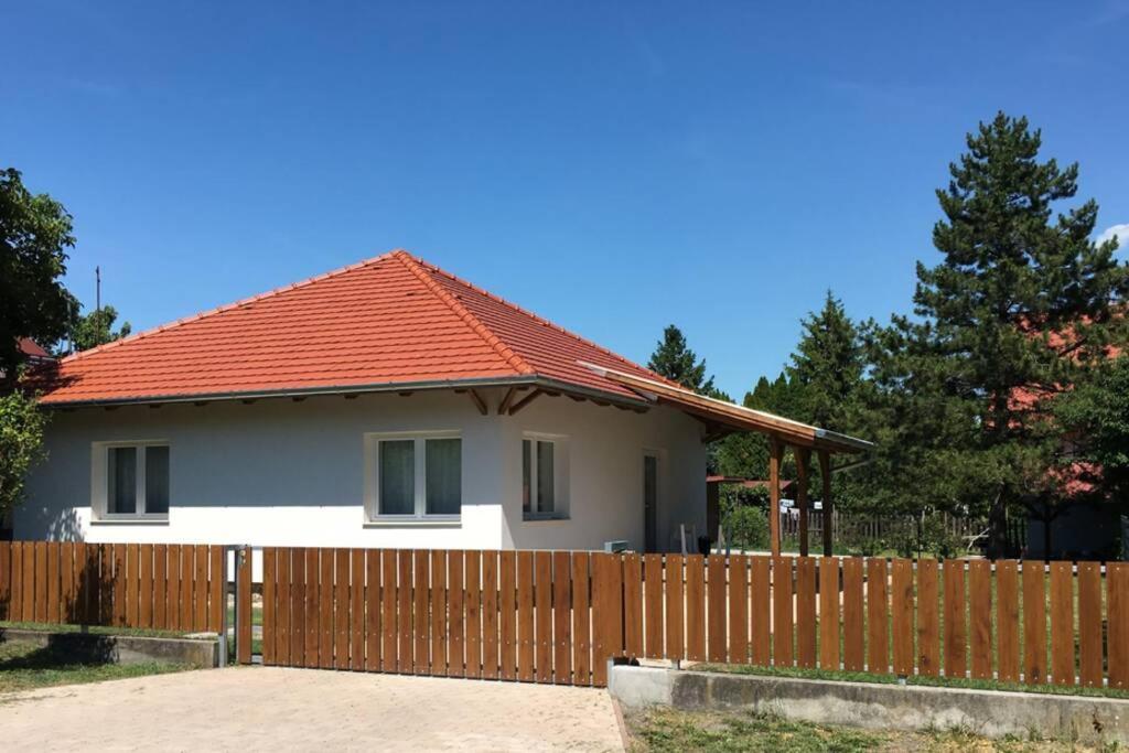 Balatonfenyves - Nagyváradi u. 4. Exterior foto